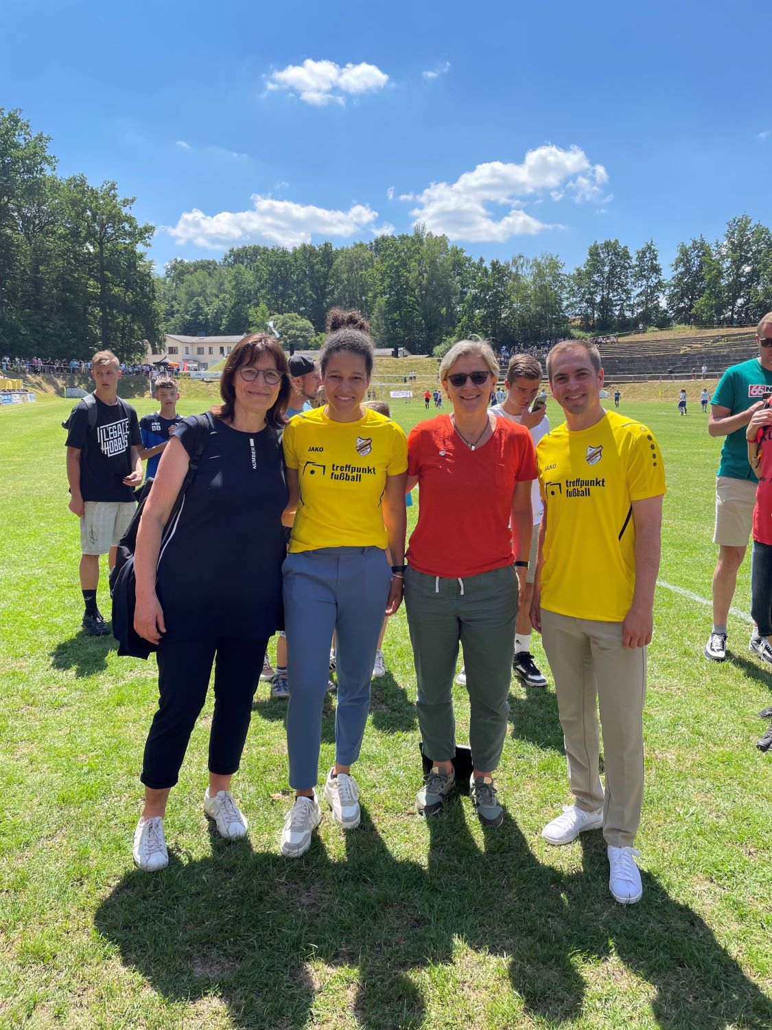 Foto (v.l.n.r.): AWO-Landesvorsitzende Petra Rottschalk, Europameisterin Célia Šašić, AWO Bundesvorständin Claudia Mandrysch und Weltmeister Philipp Lahm