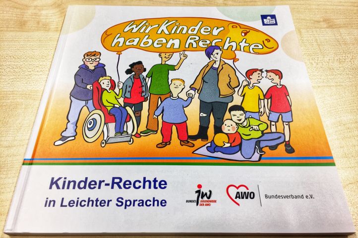 Kinder-Rechte in Leichter Sprache Buchtitelbild