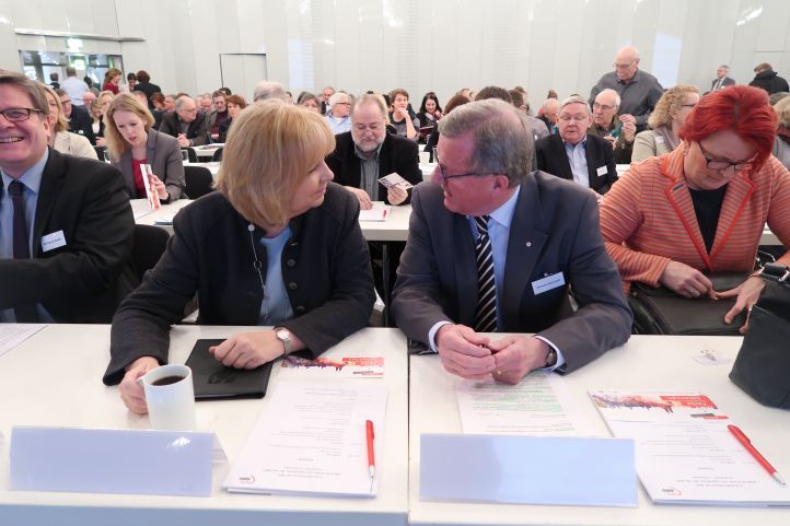 Hannelore Kraft und Wilhelm Schmidt im Gespräch