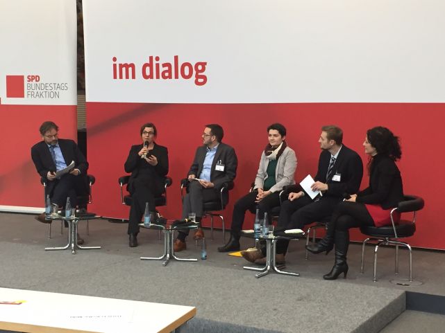 Podiumsdiskussion bei dem Austausch zwischen AWO und SPD-Bundestagsfraktion