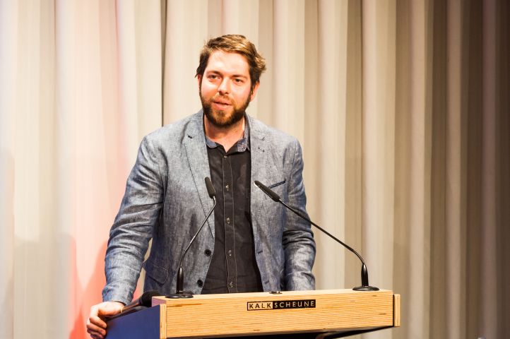 Christoph Götz bei der Laudatio Lotte Lemke Engagementpreis