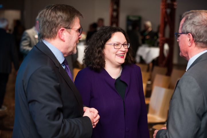 Andrea Nahles im Gespräch beim AWO Neujahrsempfang