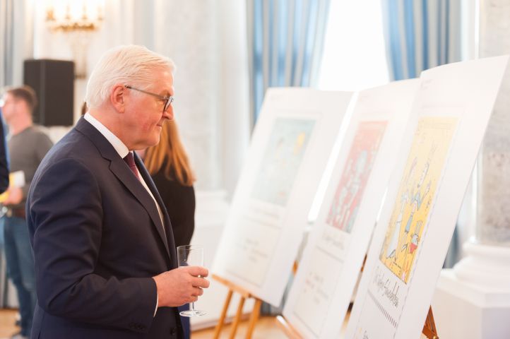 Steinmeier bei der Wohlfahrtsmarkenübergabe 2019